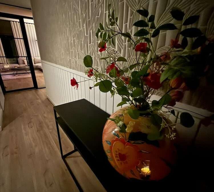 Sierlijsten en Arte Yala 3D behang bij Schilderwerken Alex Hermans